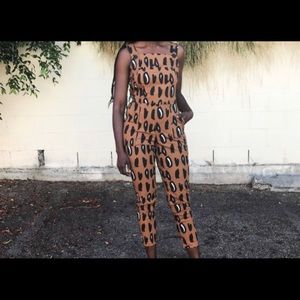 No works for jumpsuit , only worn twice!